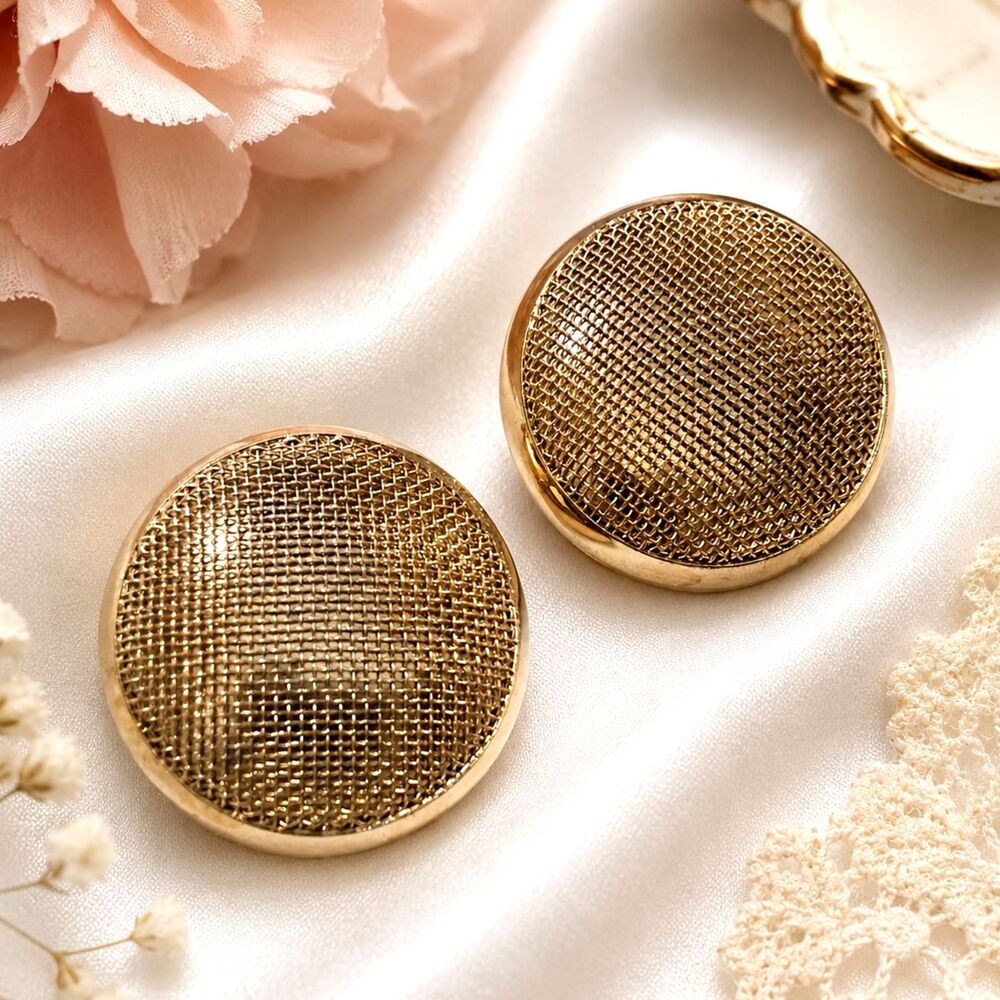 Vintage Gold Tone Mesh Circle Clip On Earrings Large Textured Retro 1 1/8"
